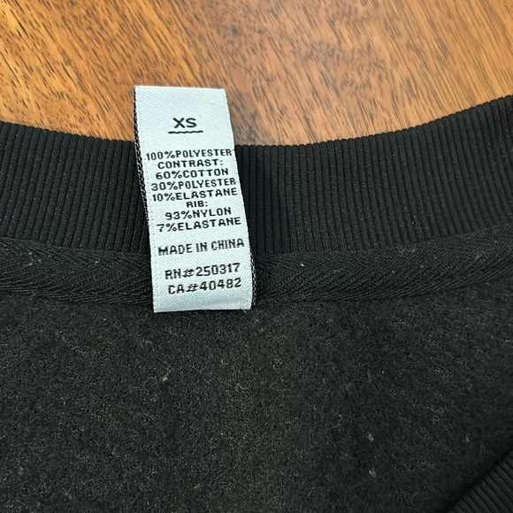 Varley Black Fleece Sherpa Pullover with Zipper Detail - Picture 6 of 9